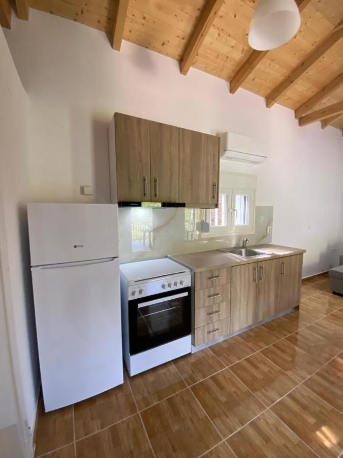 Babis Apartment Agios Nikitas Exterior photo