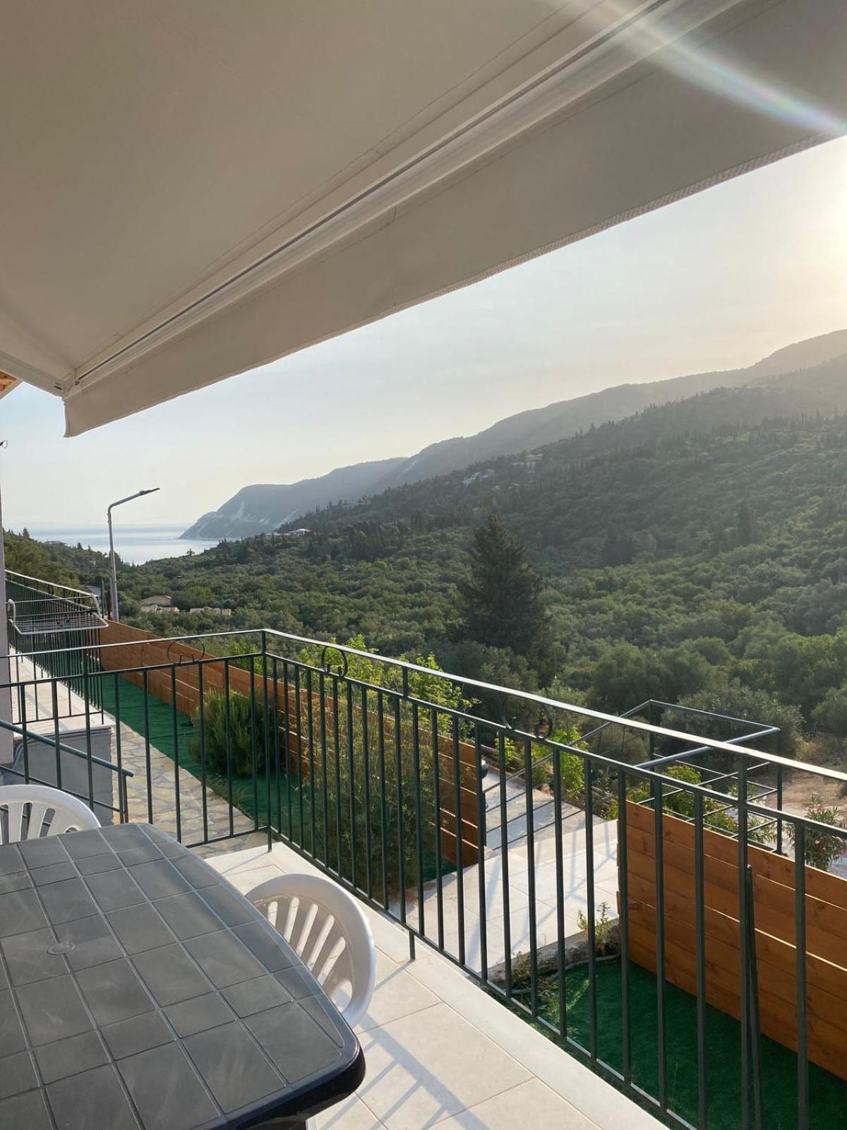Babis Apartment Agios Nikitas Exterior photo